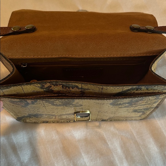 NWOT Patricia Nash European Map LOCRI Crossbody Bag - Picture 4 of 9
